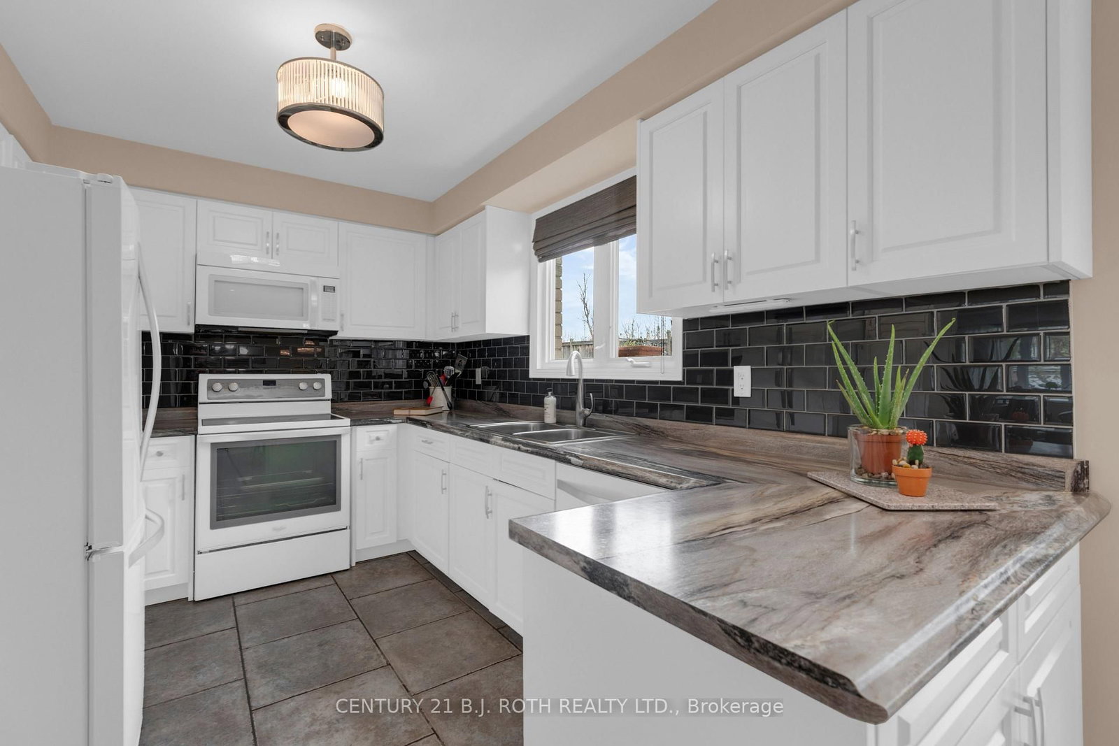 37 Laurentian Lane • Orillia, ON photo 12