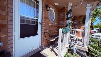 140 Sydenham Wells • Barrie, ON photo 3