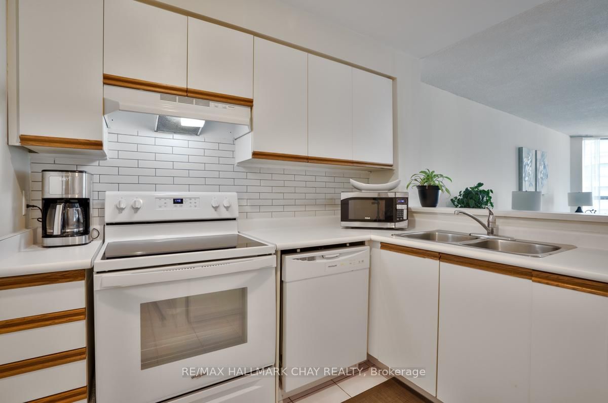 150 Dunlop Street E • #1104 • Barrie, ON photo 16