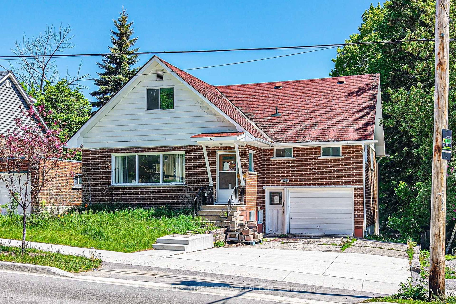 166 Laclie Street • Orillia, ON photo 1