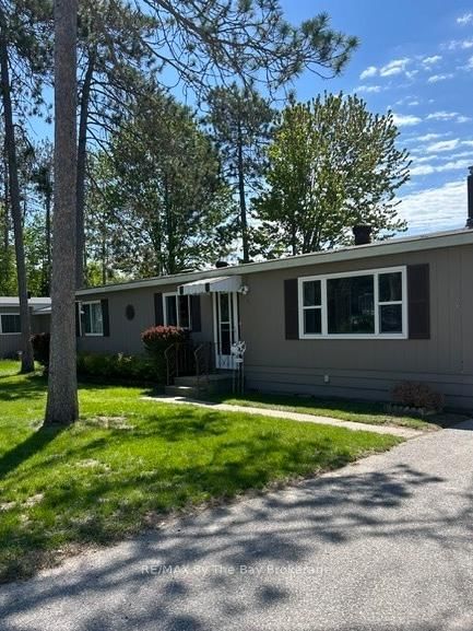 3 Golf Avenue