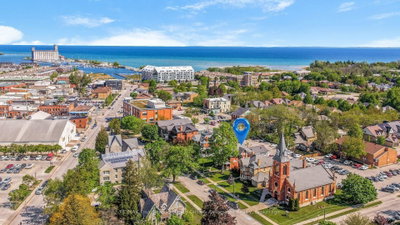 57 Elgin Street • Collingwood, ON photo 2