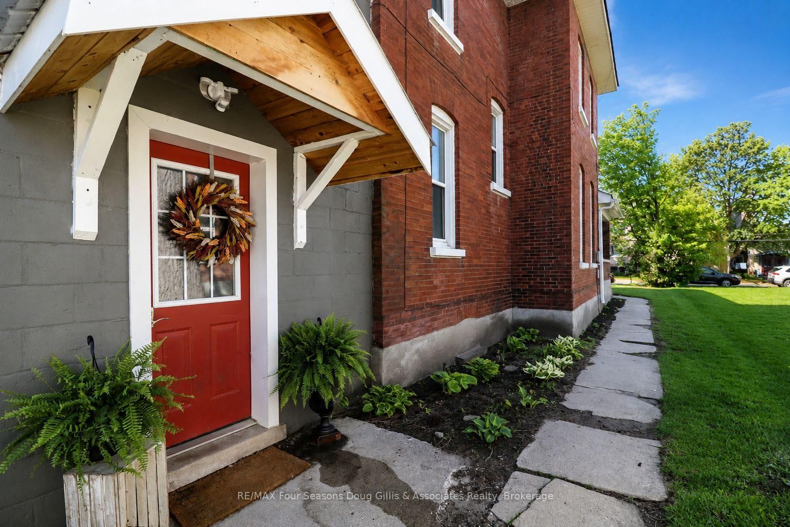 57 Elgin Street • Collingwood, ON photo 9