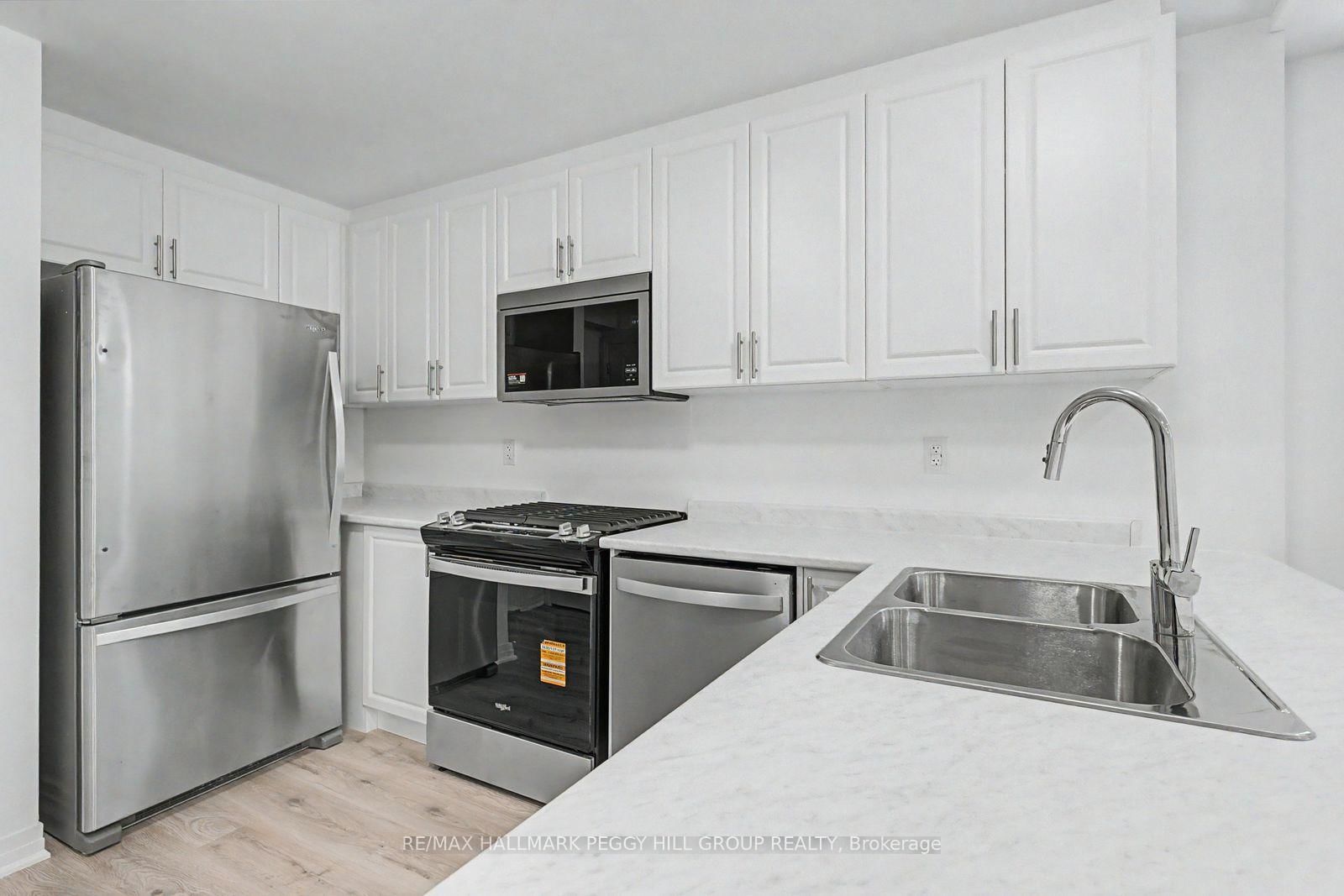 112 West Oak Trail, Unit Lower
