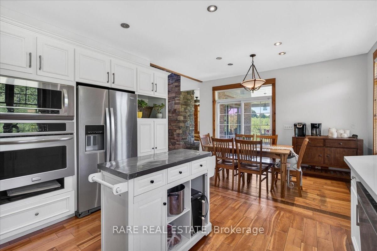 3938 Hogback Road • Clearview, ON photo 17