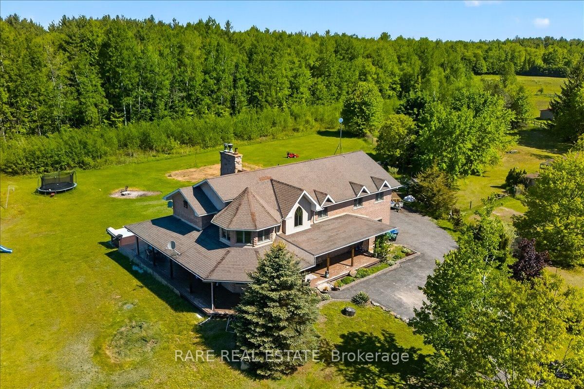 3938 Hogback Road • Clearview, ON photo 2