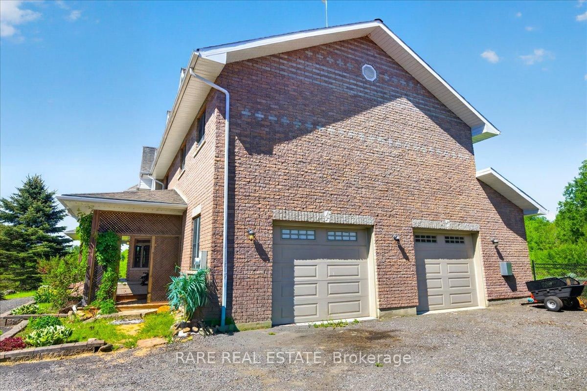 3938 Hogback Road • Clearview, ON photo 4