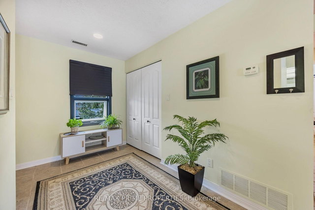 201 - 585 Atherley Road