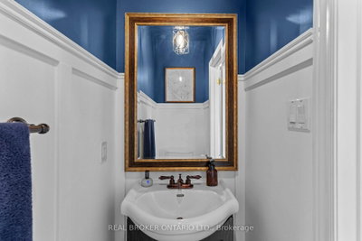 17 CRANBERRY Lane • Barrie, ON photo 9