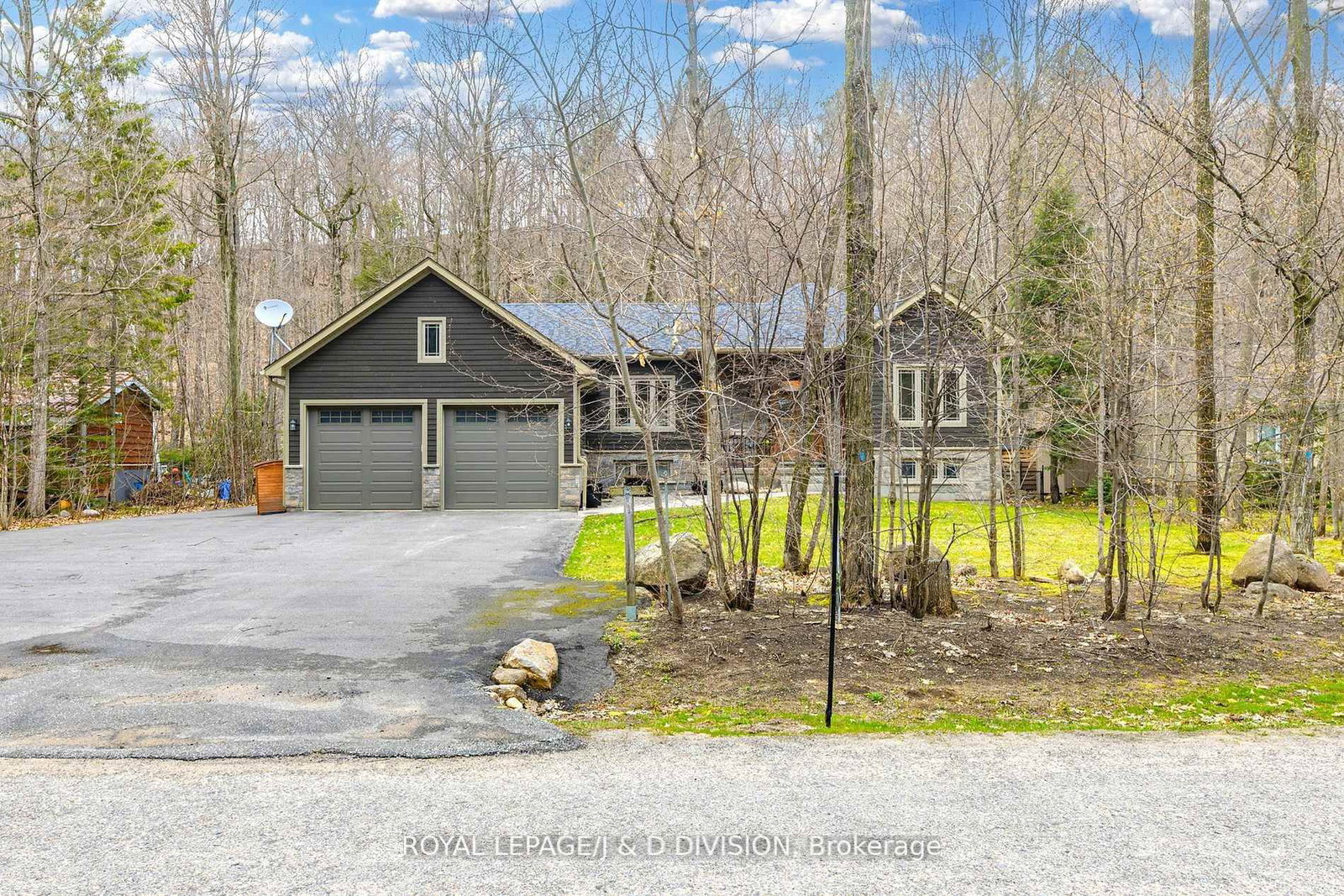 123 Desroches Trail • Tiny, ON photo 2