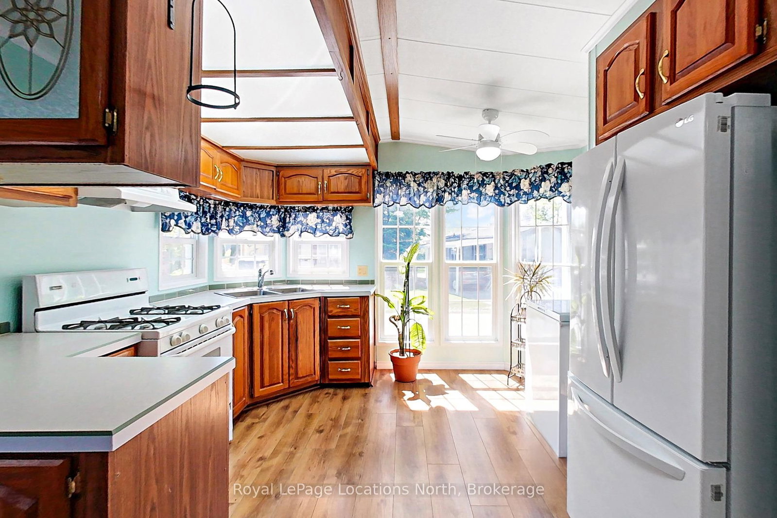 55 Topaz Street • Wasaga Beach, ON photo 10