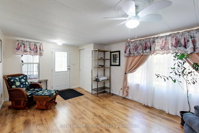 55 Topaz Street • Wasaga Beach, ON photo 7