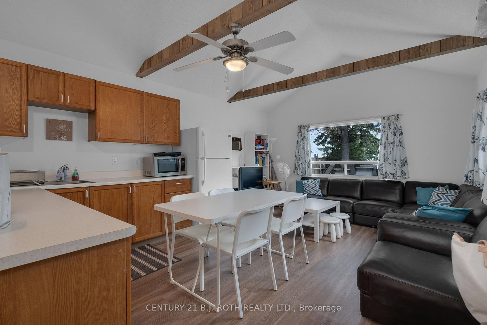 Listing Image 8