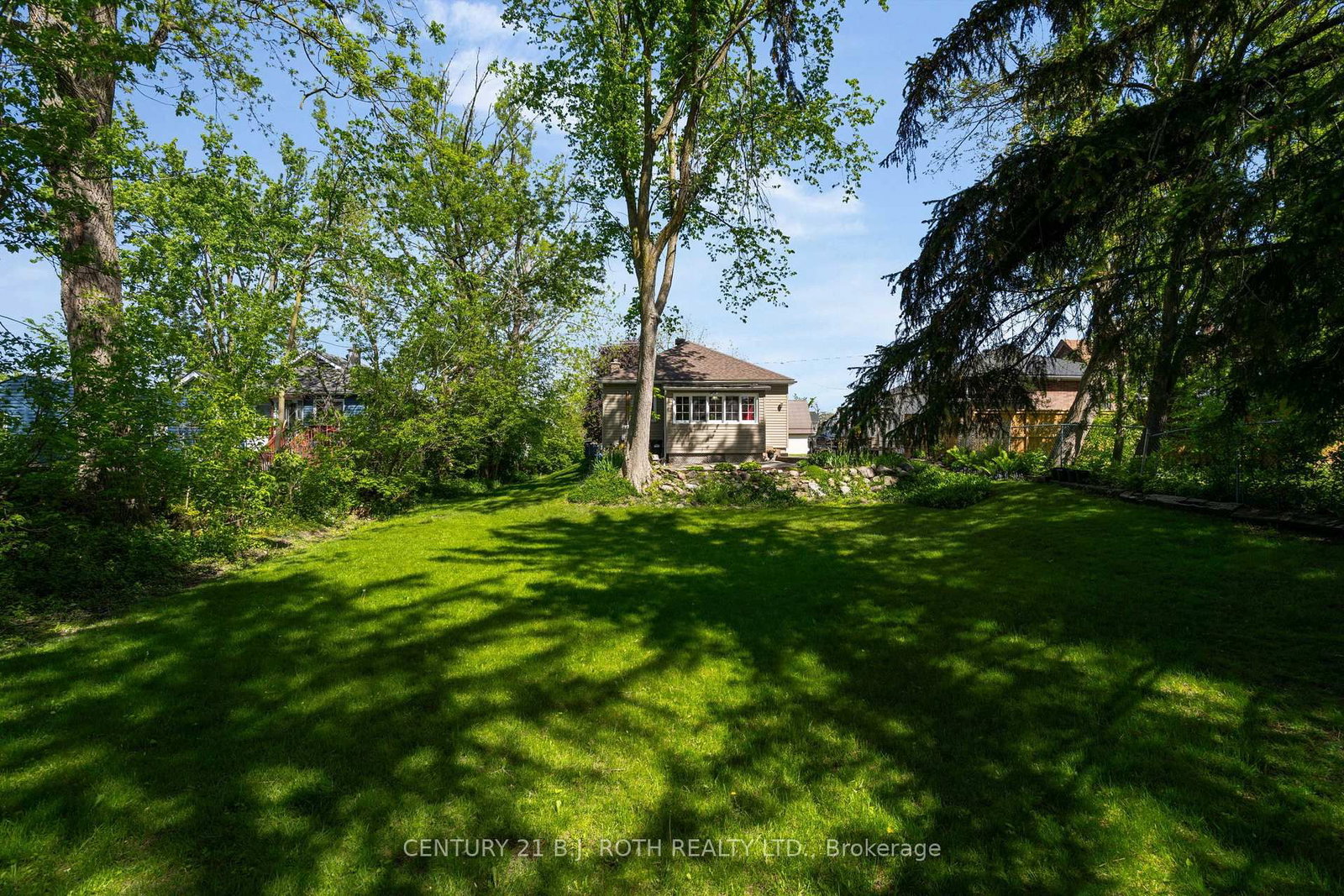 51 Henry Street • Barrie, ON photo 32