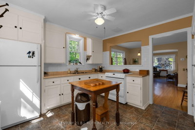 51 Henry Street • Barrie, ON photo 9