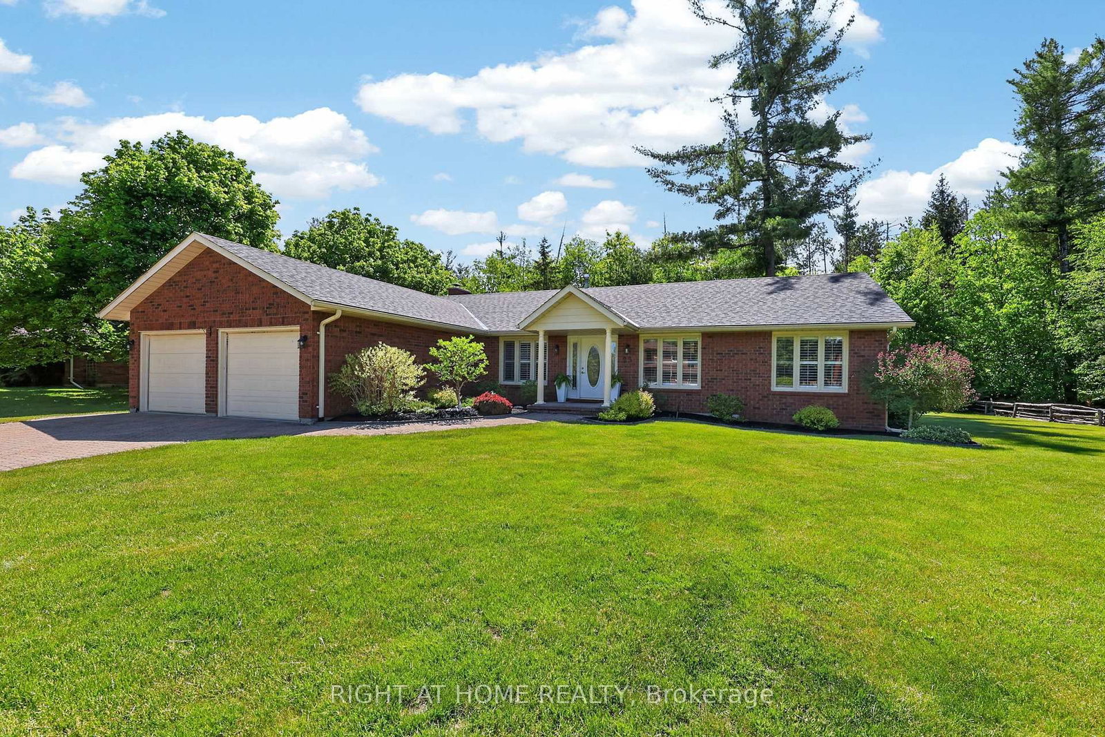 23 Holloway Lane • Springwater, ON photo 1