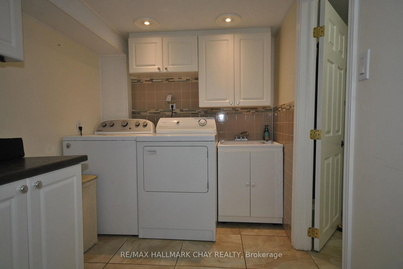 227 Duckworth Street • Barrie, ON photo 20