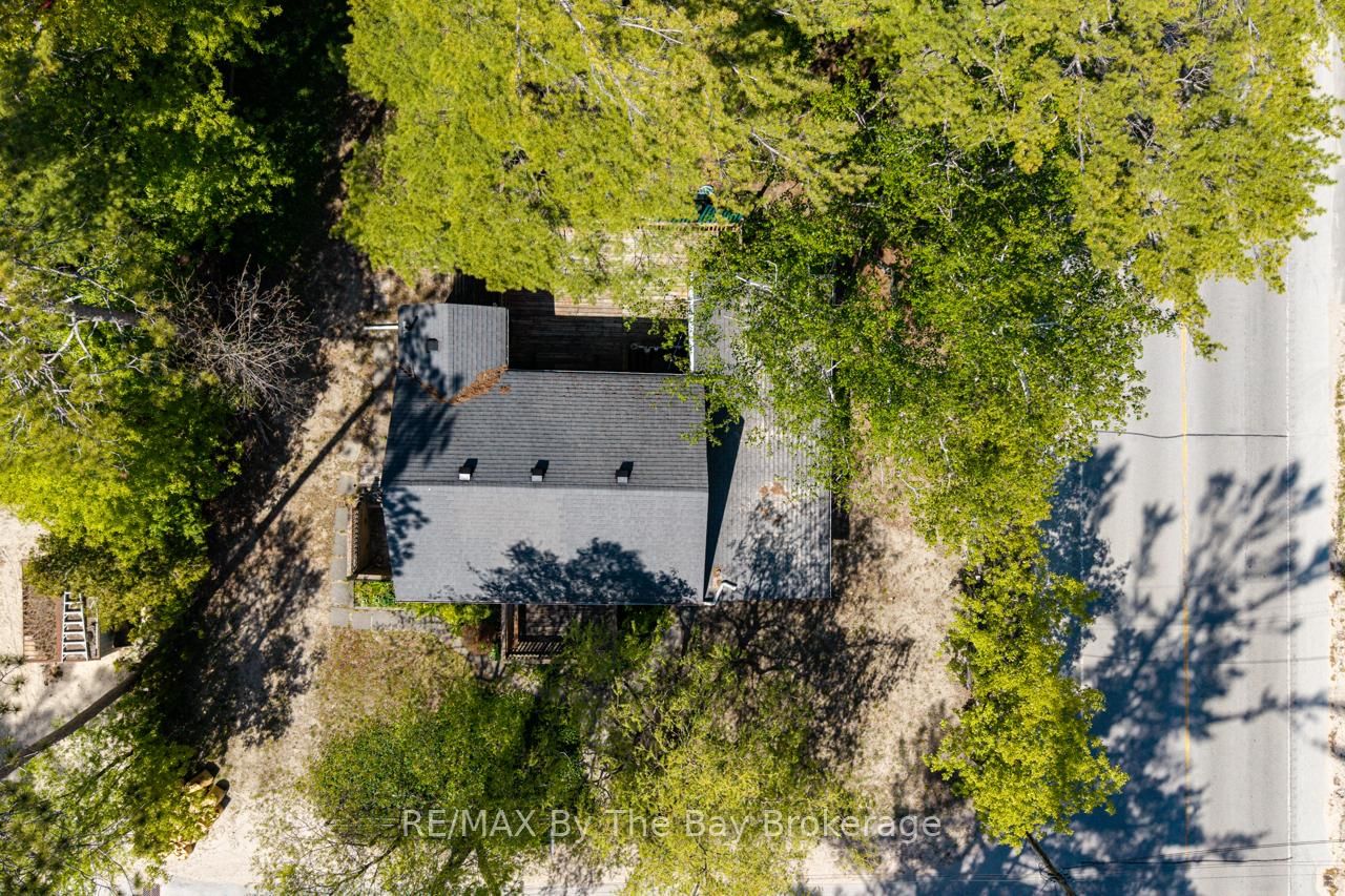 33 N 17th Street • Wasaga Beach, ON photo 27
