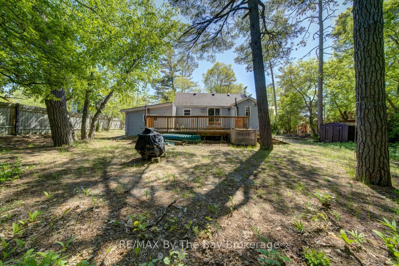 33 N 17th Street • Wasaga Beach, ON photo 34