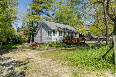 33 N 17th Street • Wasaga Beach, ON photo 4