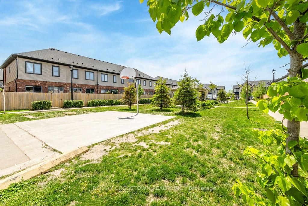 18 Deneb Street • Barrie, ON photo 21