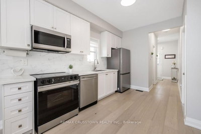 18 Deneb Street • Barrie, ON photo 6