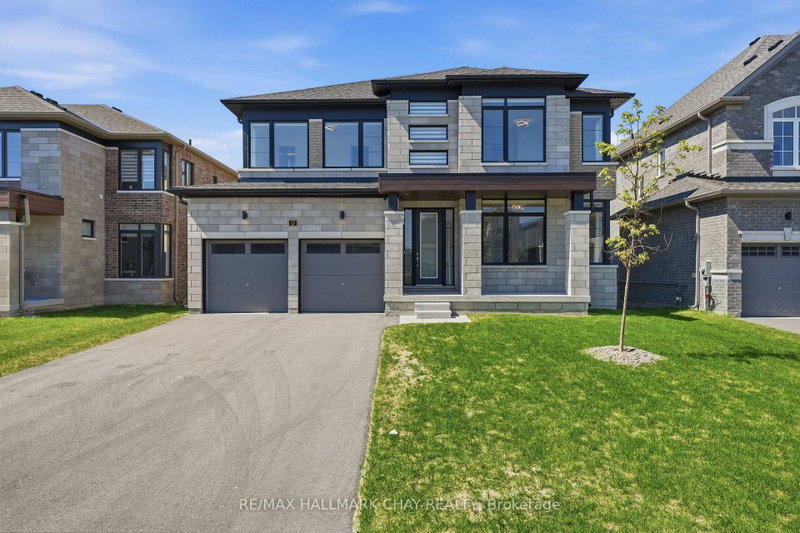 home for lease on 25 Del Ray Crescent
