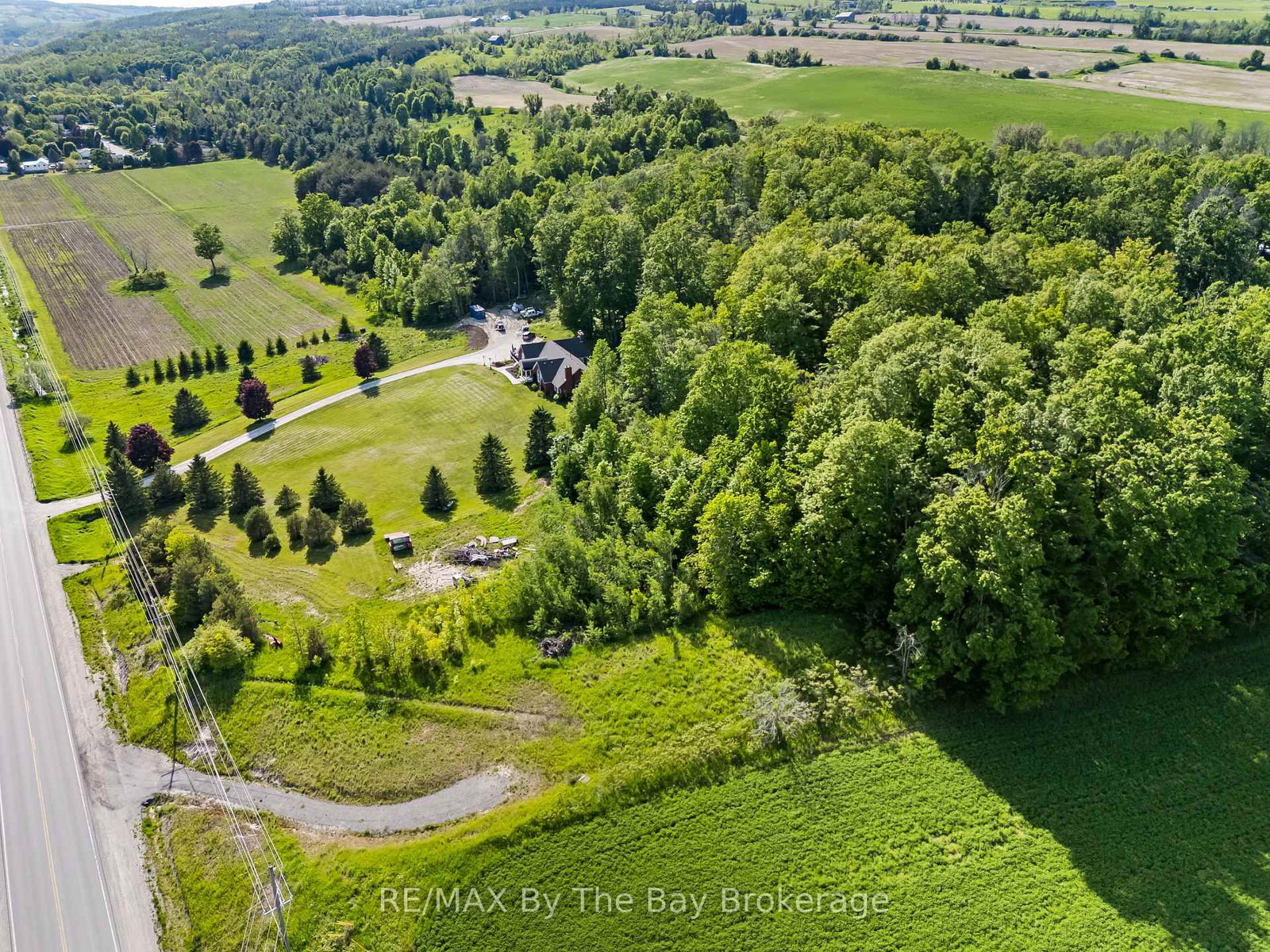 7346 County Rd 9 Road • Clearview, ON photo 2