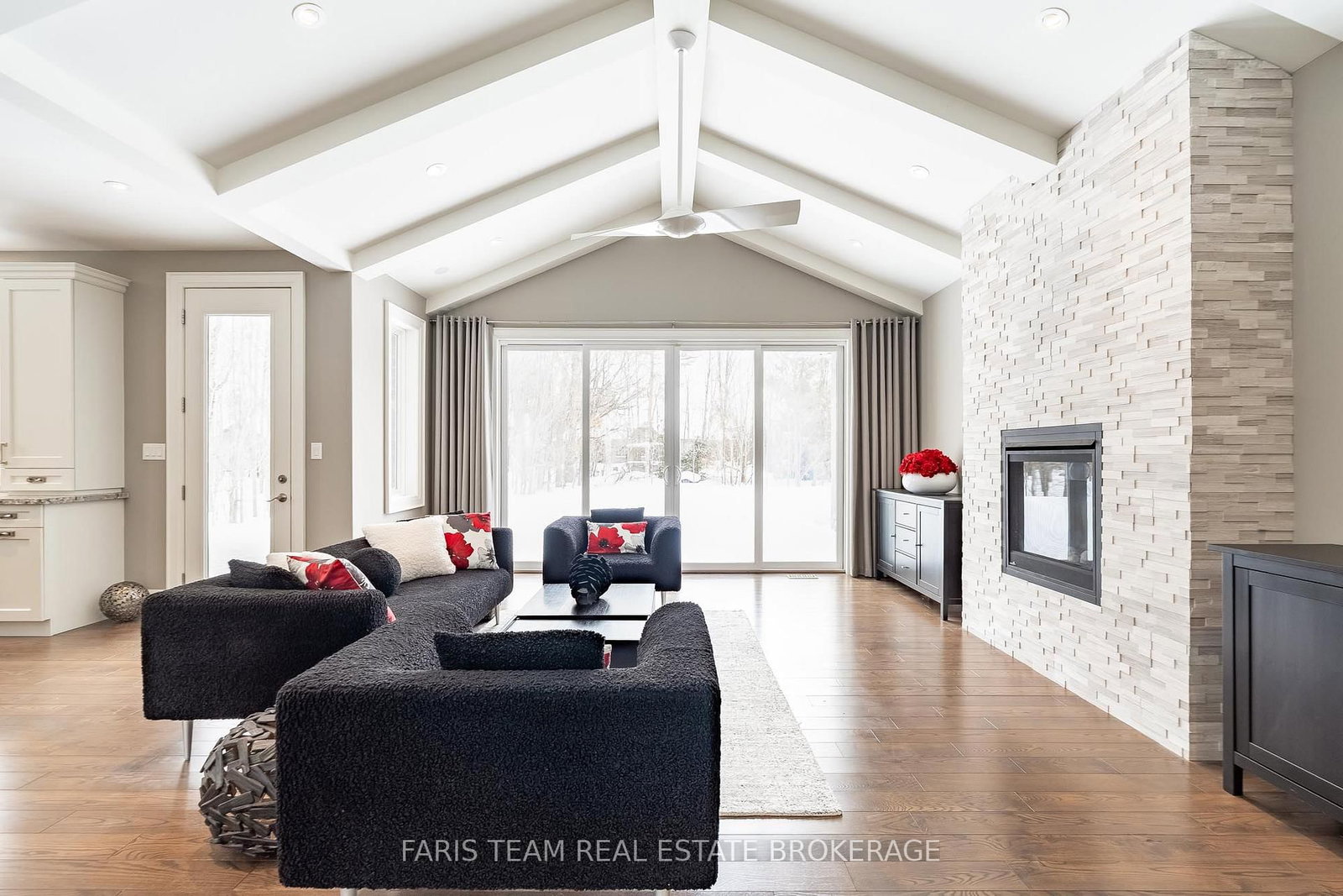 142 Mennill Drive • Springwater, ON photo 13