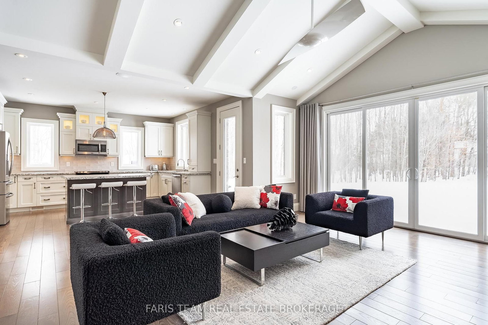 142 Mennill Drive • Springwater, ON photo 14
