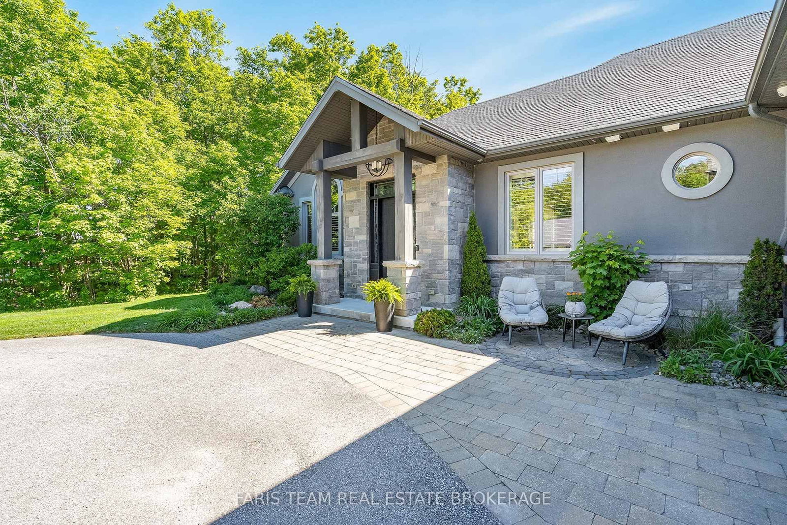 142 Mennill Drive • Springwater, ON photo 4