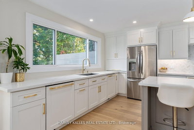 65 Shanty Bay Road • Barrie, ON photo 8