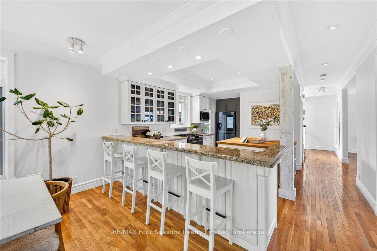 98 Huron Street • Collingwood, ON photo 12