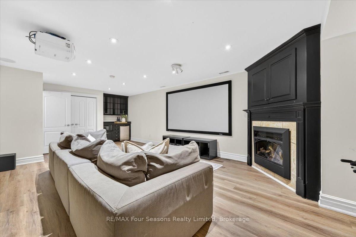 98 Huron Street • Collingwood, ON photo 23