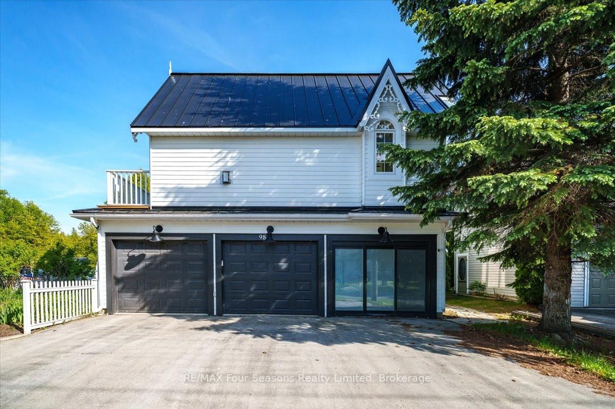 98 Huron Street • Collingwood, ON photo 36