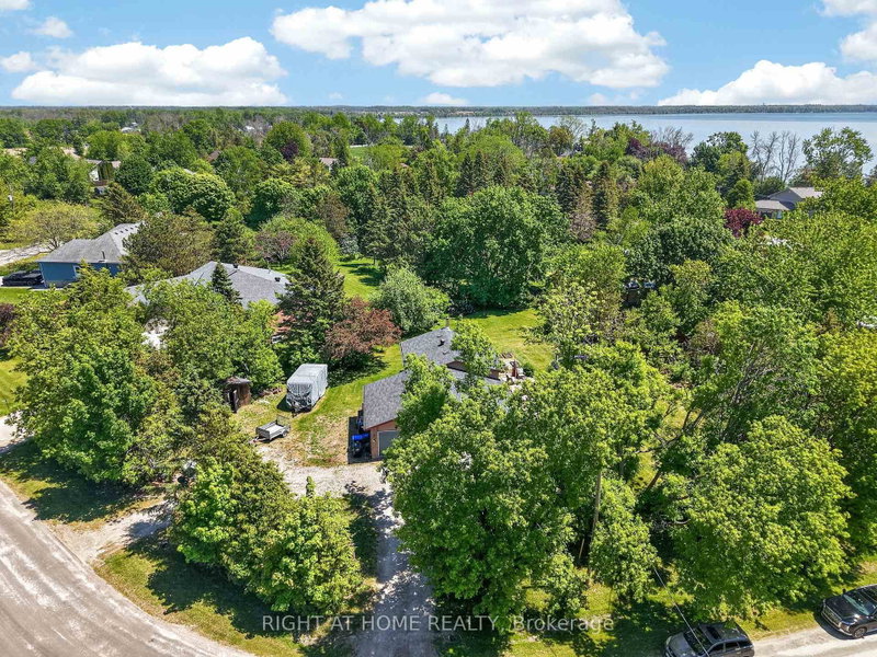 2792 Stephen Dr photo 4