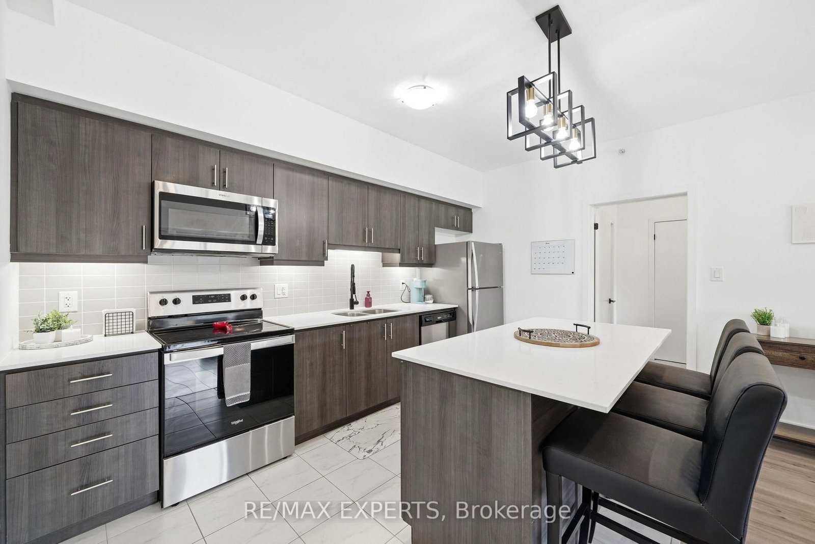 4 Spice Way • #103 • Barrie, ON photo 17