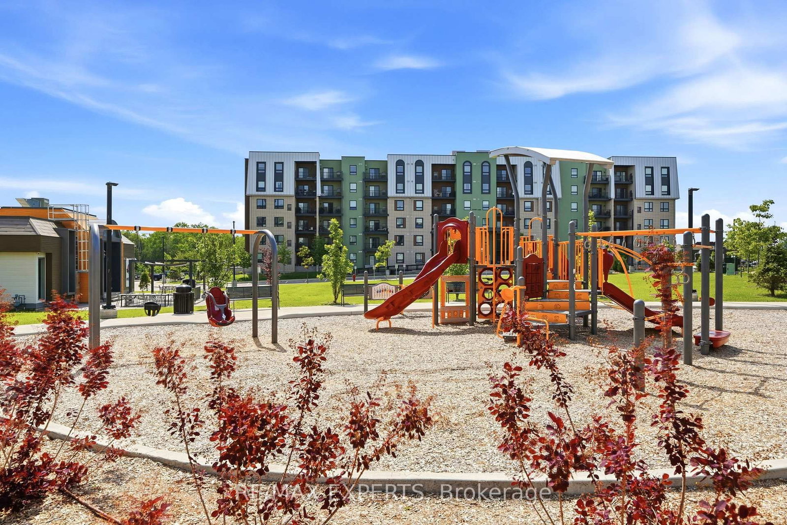 4 Spice Way • #103 • Barrie, ON photo 39