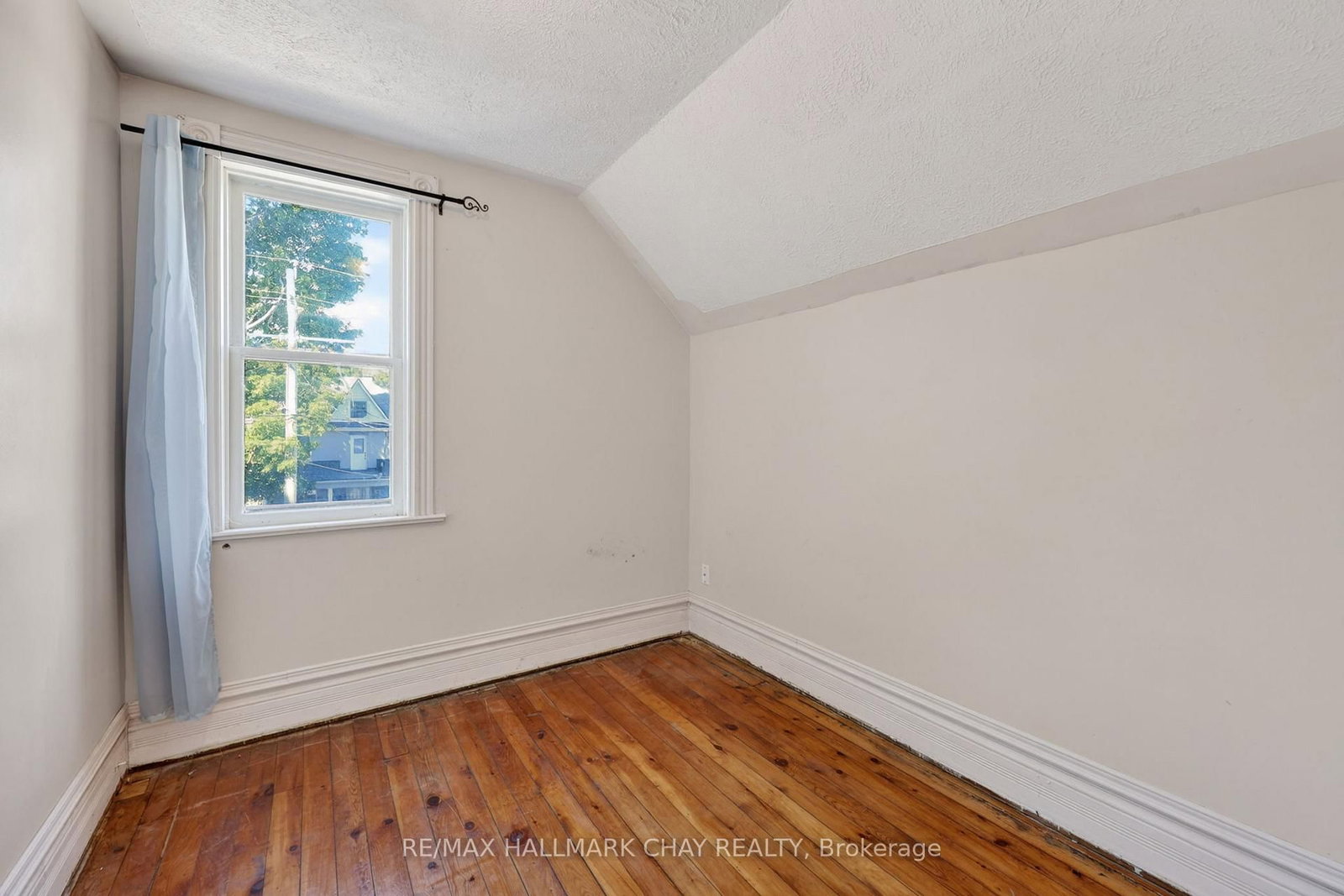 23 Maria Street • Penetanguishene, ON photo 10