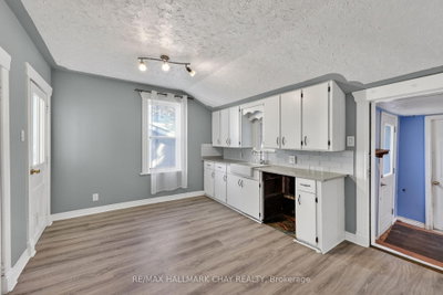 23 Maria Street • Penetanguishene, ON photo 8