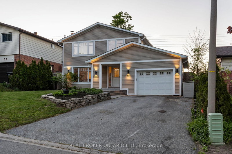 54 Farmingdale Crescent