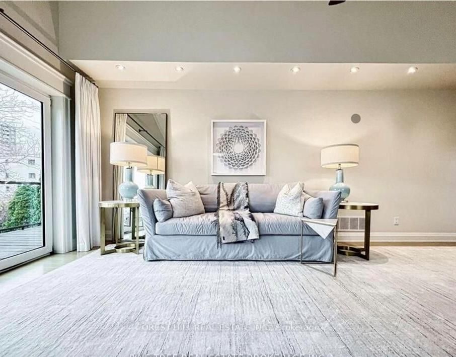 27 BERCZY Street • Barrie, ON photo 11