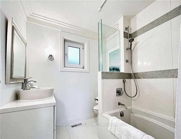 27 BERCZY Street • Barrie, ON photo 22