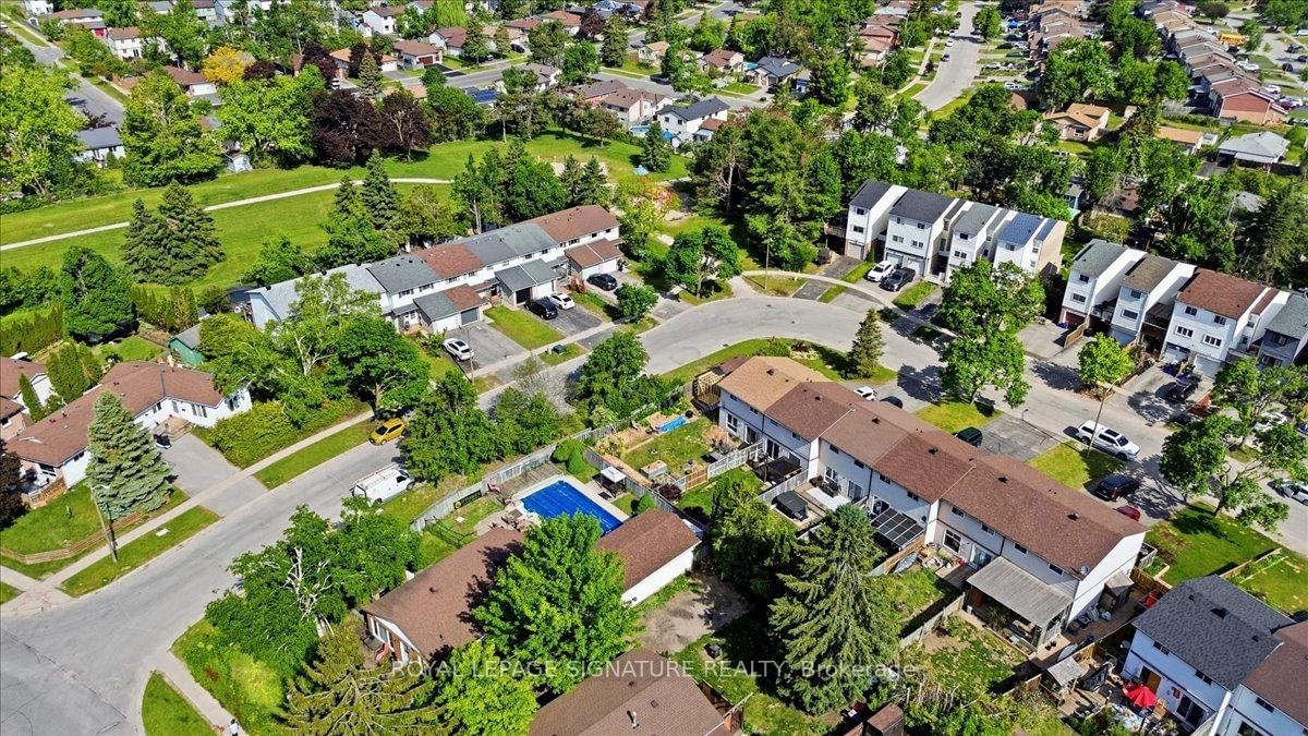 54 Scott Crescent • Barrie, ON photo 10