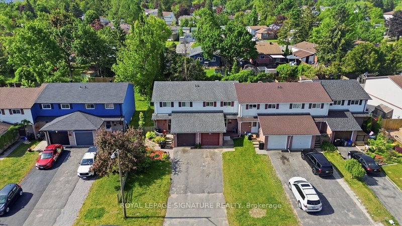 54 Scott Cres photo 5