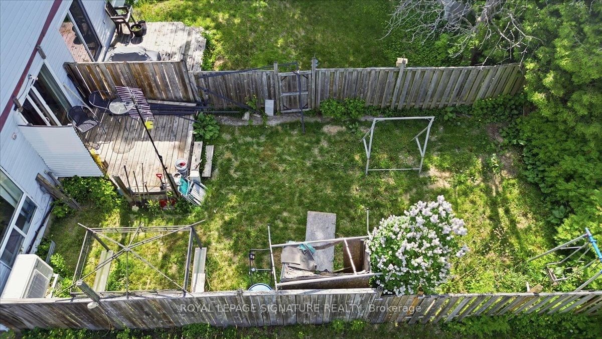 54 Scott Crescent • Barrie, ON photo 6