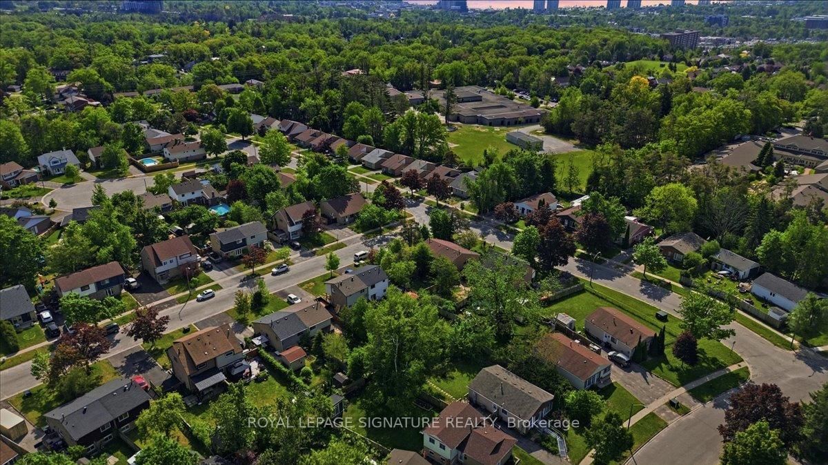 54 Scott Crescent • Barrie, ON photo 9