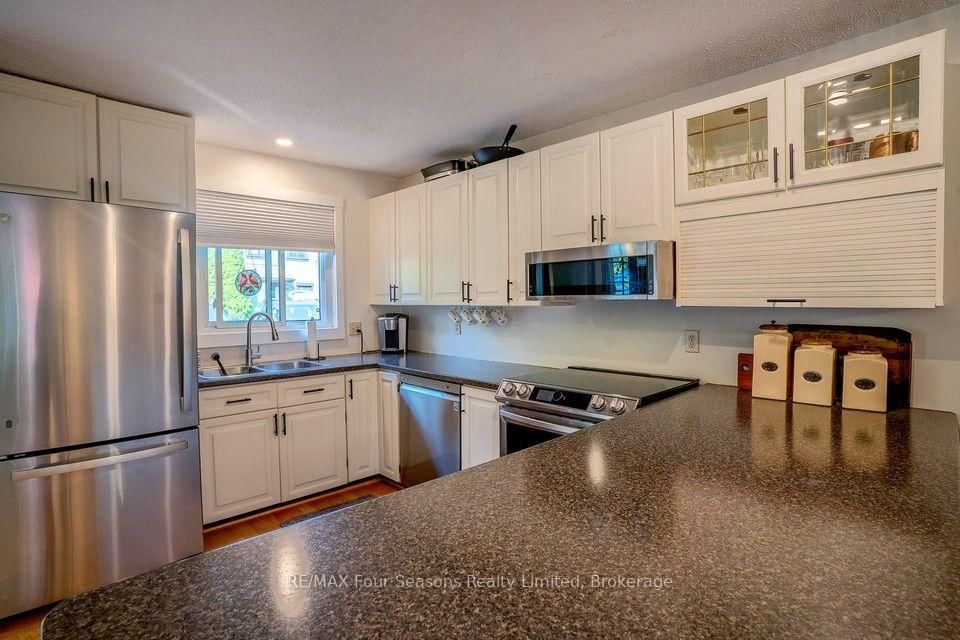 158 Escarpment Crescent • Collingwood, ON photo 4