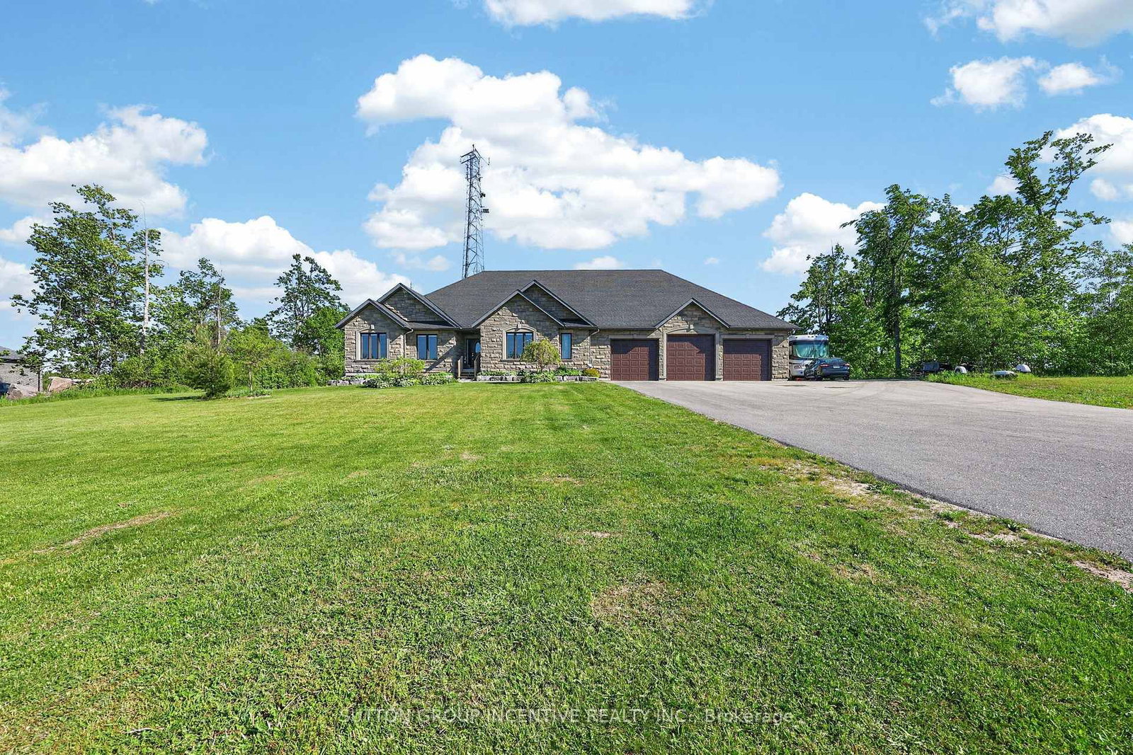 15 Caldwell Drive • Oro-Medonte, ON photo 1