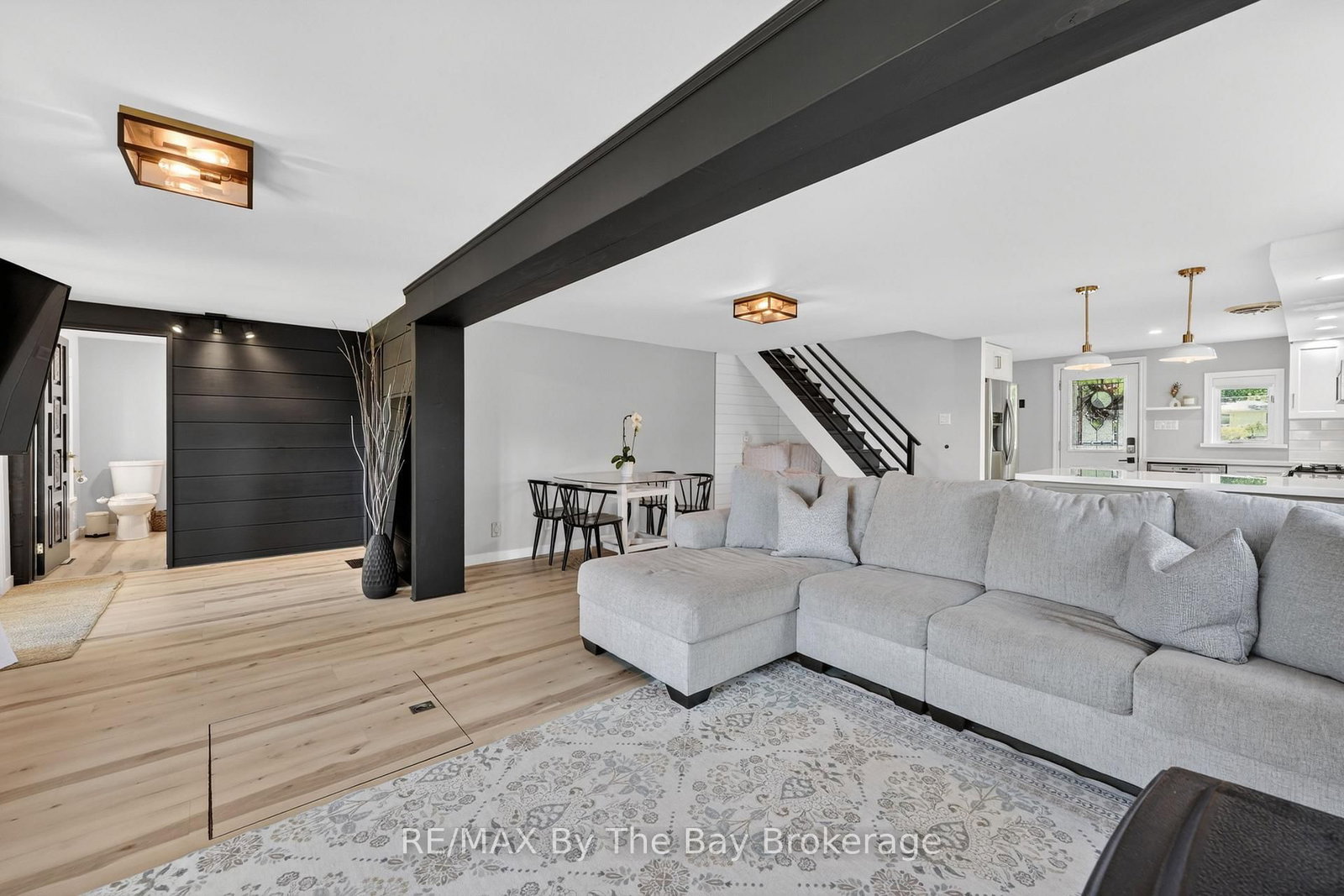 1416 W River Road • Wasaga Beach, ON photo 14